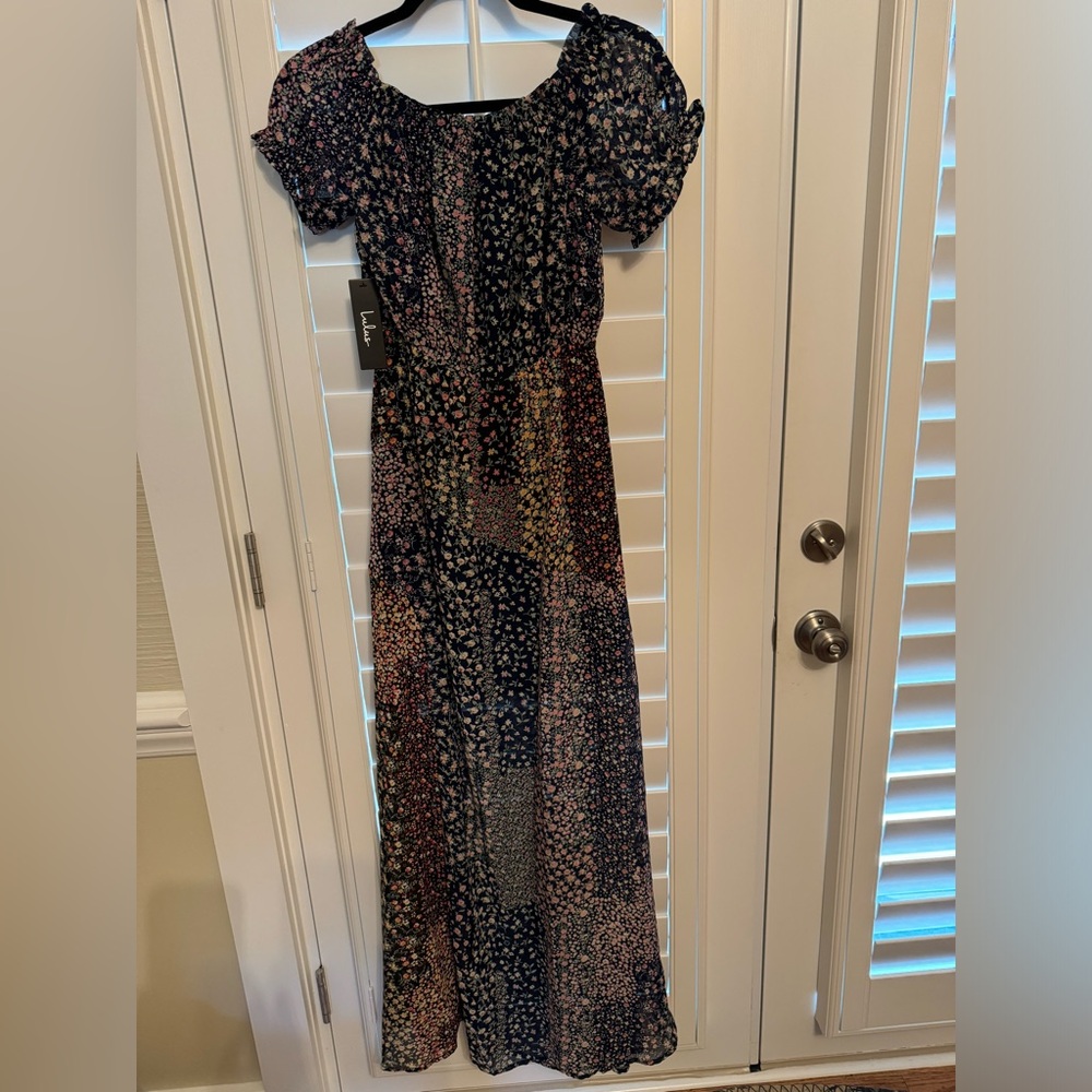 Lulu’s gorgeous floral print on or off the shoulder maxi dress size small/New